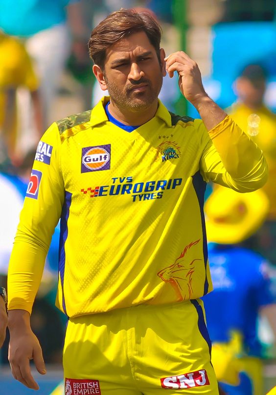 WATCH: Former India skipper MS Dhoni in new 'Pony tail' hairstyle-chantamquoc.vn